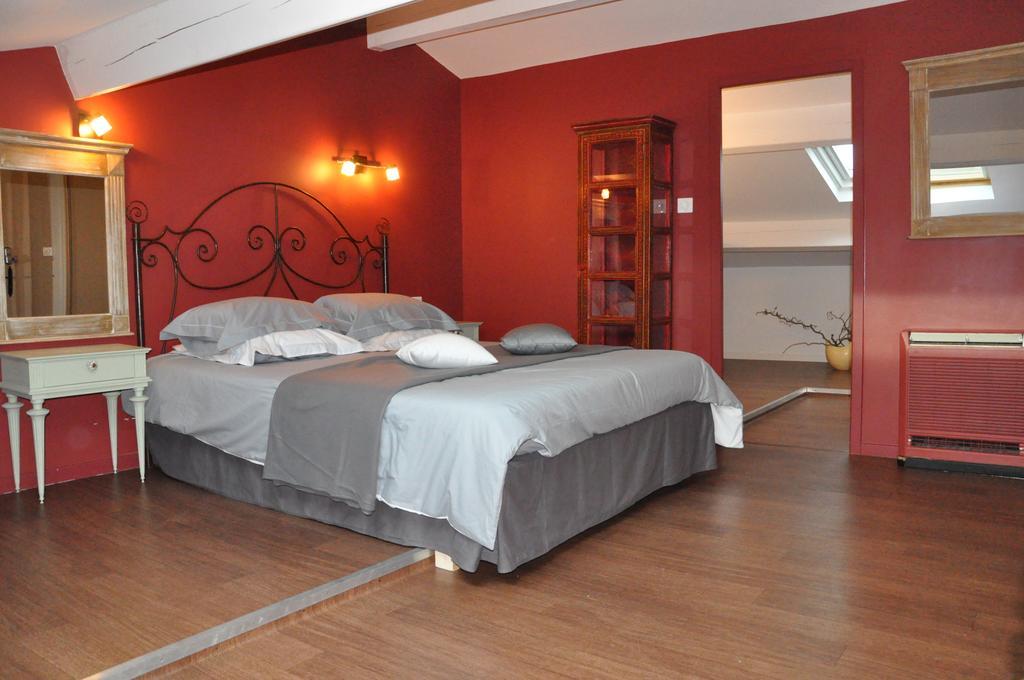 Vilka hotell ligger n\u00E4rmast Paris-Charles-de-Gaulle-flygplatsen? Caraman Rum bild